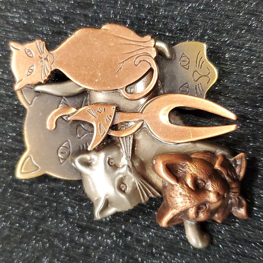 K&T Cats/Kittens Mixed Metals Brooch
